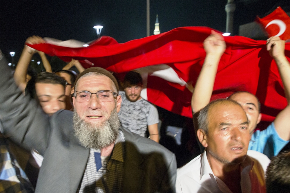 MİLLET DARBEYE GEÇİT VERMEDİ 23