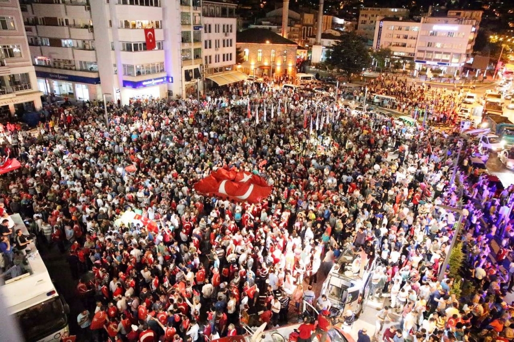 MİLLET DARBEYE GEÇİT VERMEDİ 33