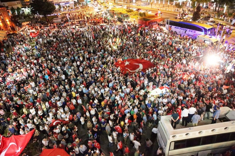 MİLLET DARBEYE GEÇİT VERMEDİ 34