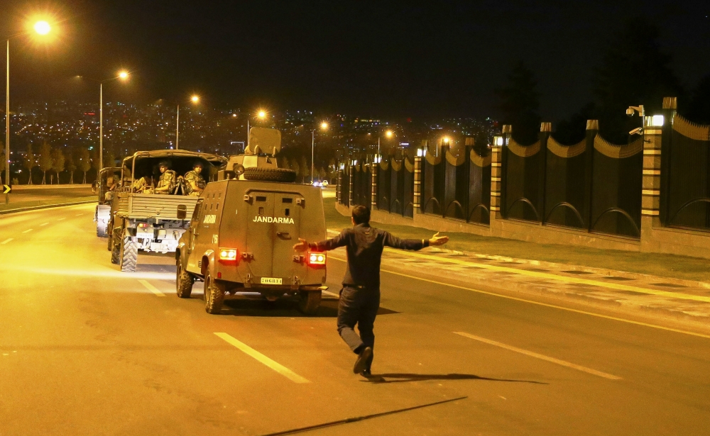 MİLLET DARBEYE GEÇİT VERMEDİ 44