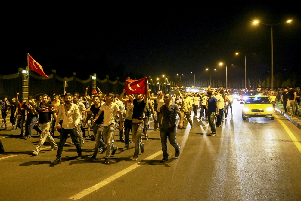 MİLLET DARBEYE GEÇİT VERMEDİ 47