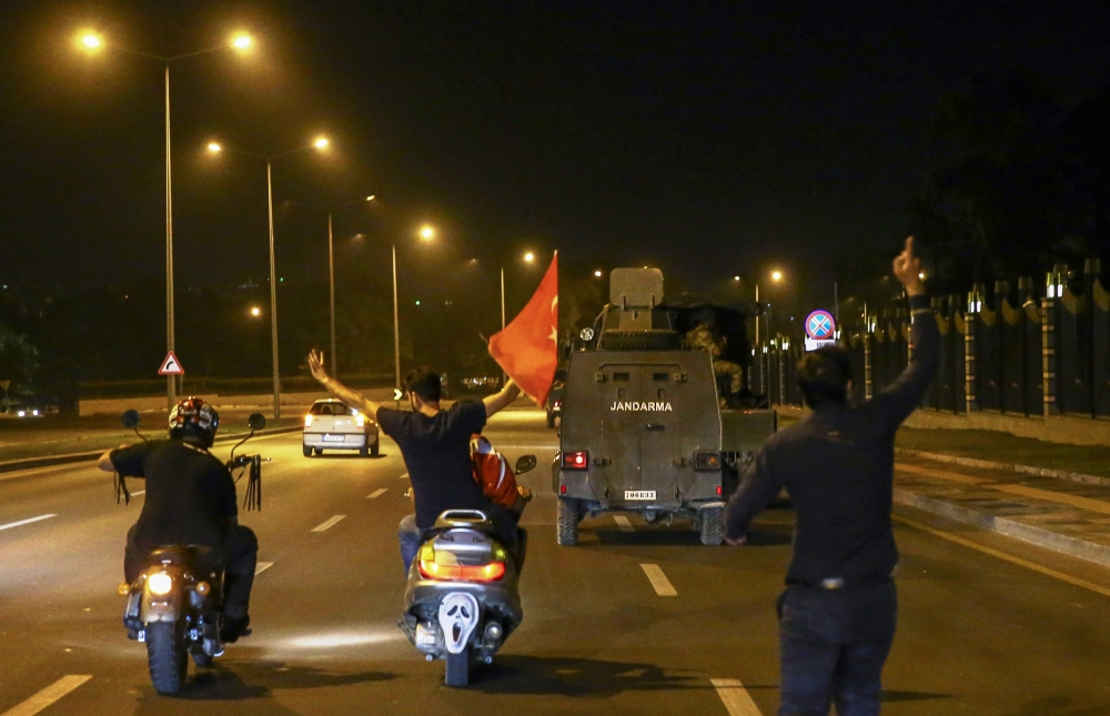 MİLLET DARBEYE GEÇİT VERMEDİ 49