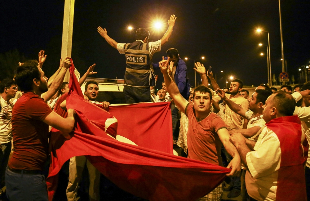 MİLLET DARBEYE GEÇİT VERMEDİ 54