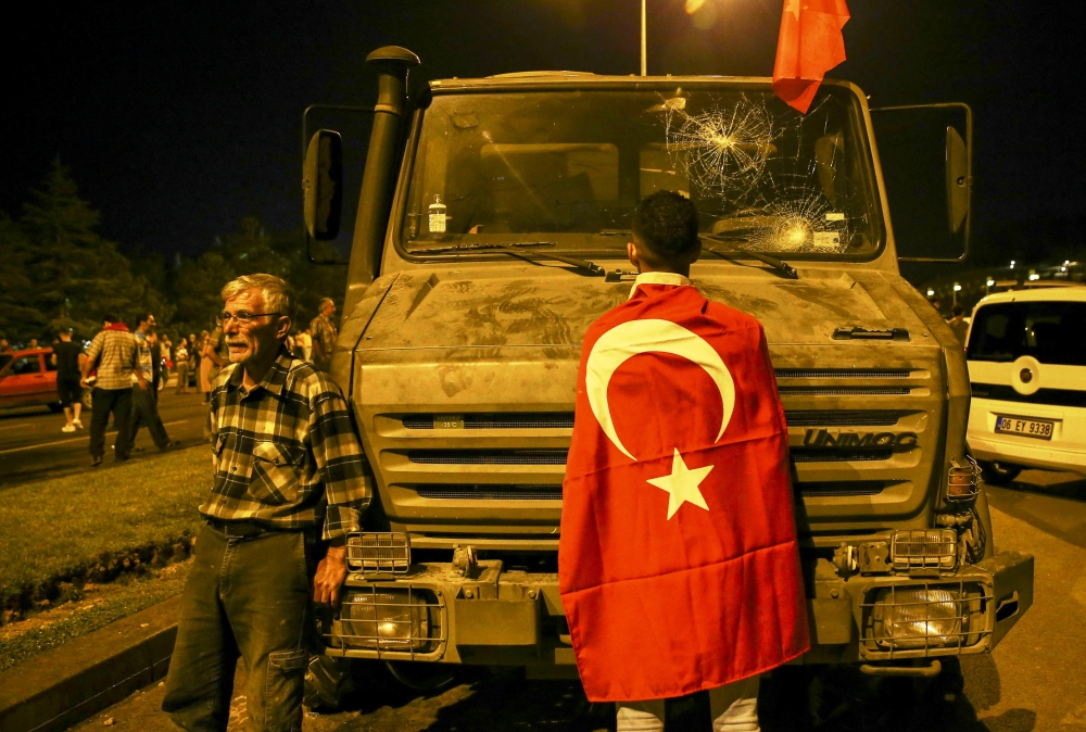 MİLLET DARBEYE GEÇİT VERMEDİ 55