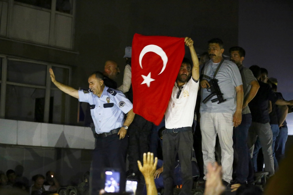 MİLLET DARBEYE GEÇİT VERMEDİ 65