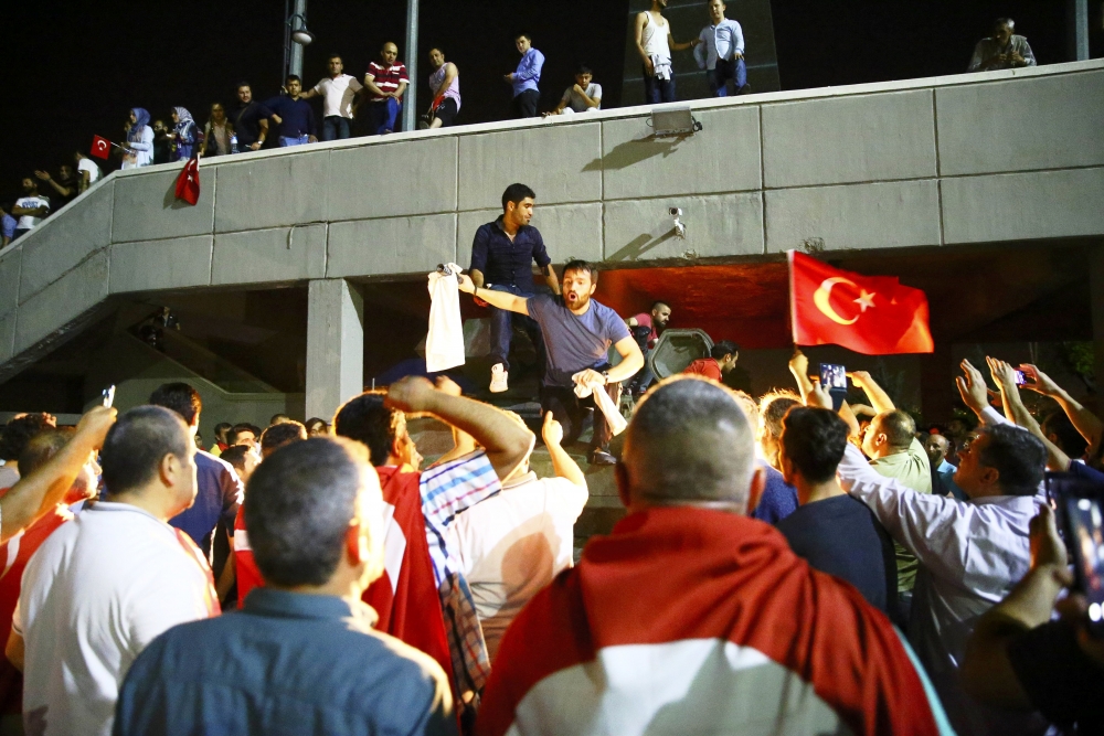 MİLLET DARBEYE GEÇİT VERMEDİ 72