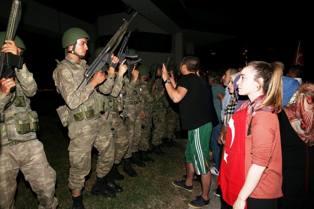 MİLLET DARBEYE GEÇİT VERMEDİ 79