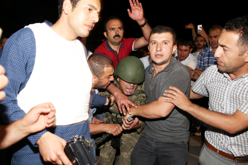 MİLLET DARBEYE GEÇİT VERMEDİ 82