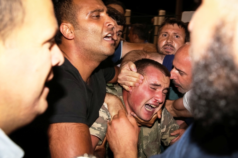MİLLET DARBEYE GEÇİT VERMEDİ 88