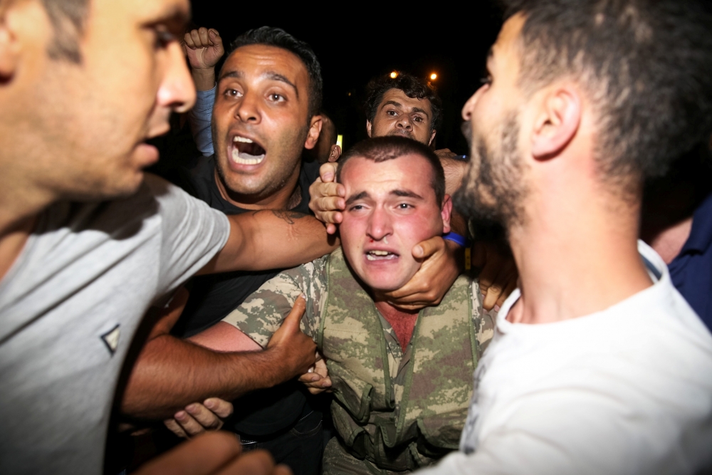 MİLLET DARBEYE GEÇİT VERMEDİ 89