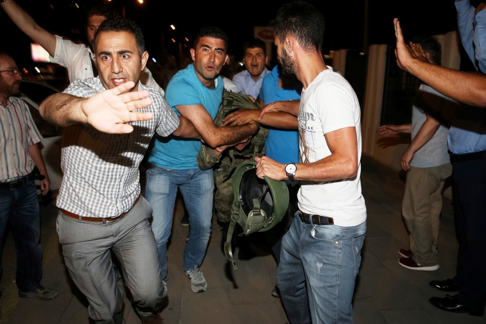 MİLLET DARBEYE GEÇİT VERMEDİ 94