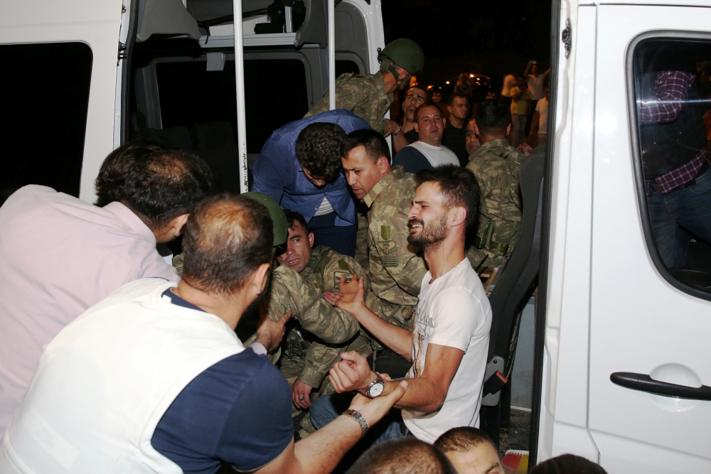 MİLLET DARBEYE GEÇİT VERMEDİ 97