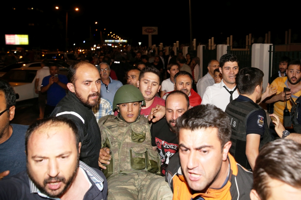 MİLLET DARBEYE GEÇİT VERMEDİ 99