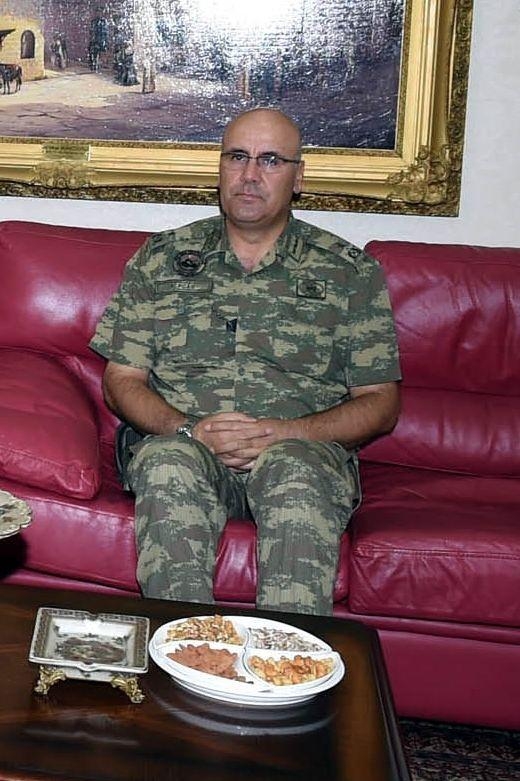 İşte tutuklanan komutanlar 11