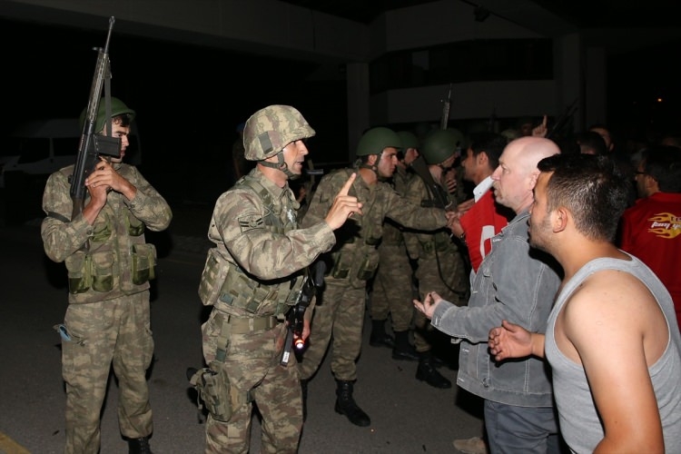 İşte tutuklanan komutanlar 28