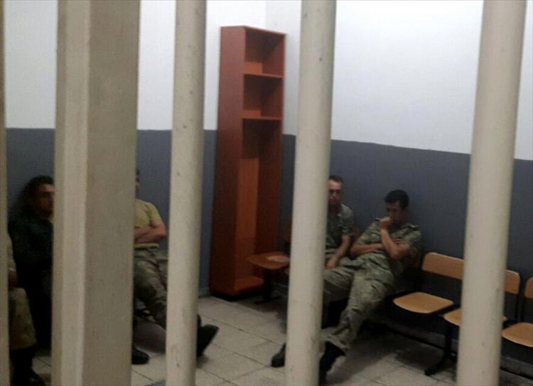 İşte tutuklanan komutanlar 30