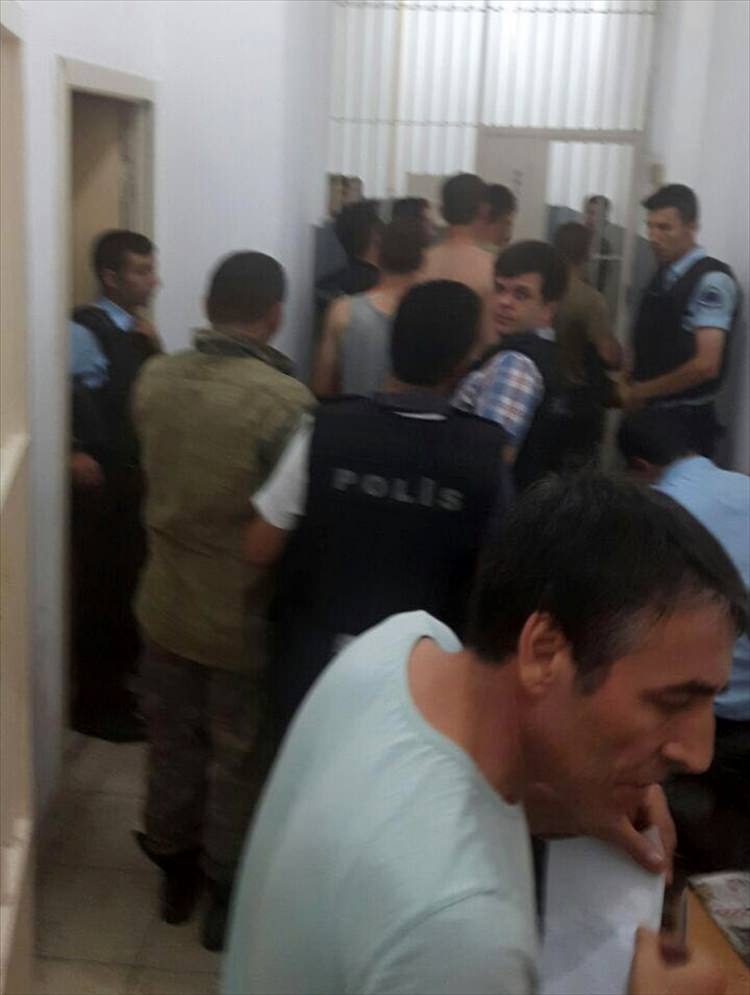 İşte tutuklanan komutanlar 37