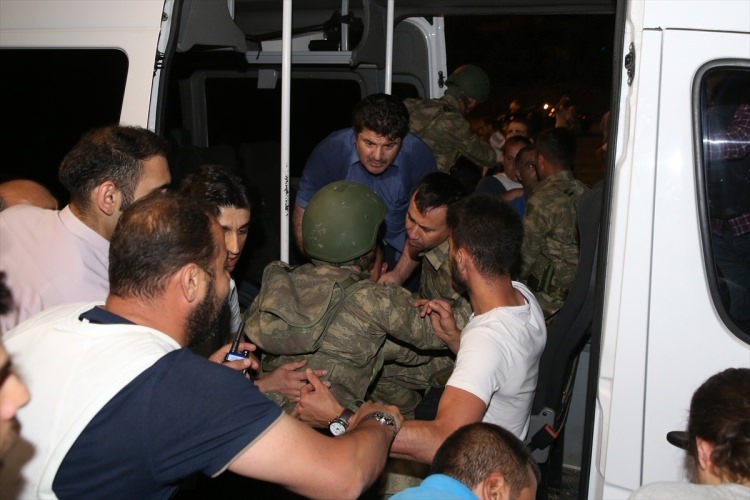 İşte tutuklanan komutanlar 39