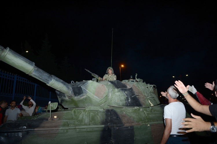 İşte tutuklanan komutanlar 47