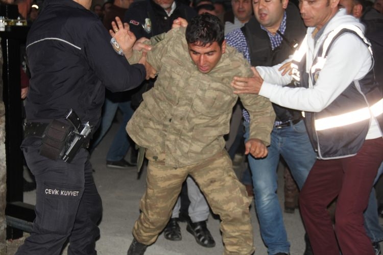 İşte tutuklanan komutanlar 48