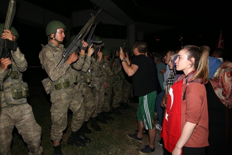 İşte tutuklanan komutanlar 56