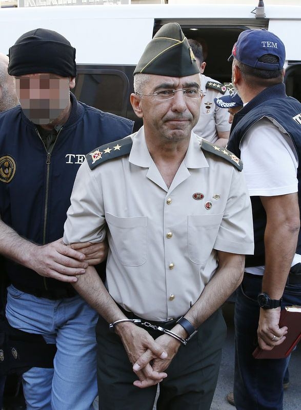 İşte tutuklanan komutanlar 6