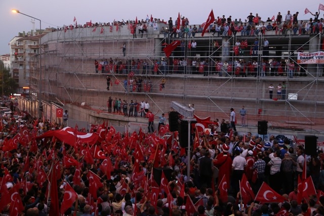 Konya'da darbe girşimine tepkiler 16