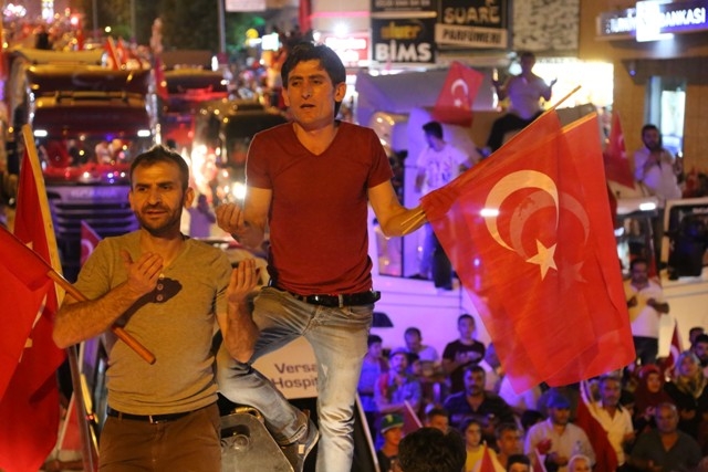Konya'da darbe girşimine tepkiler 18