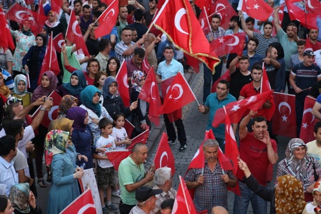 Konya'da darbe girşimine tepkiler 23