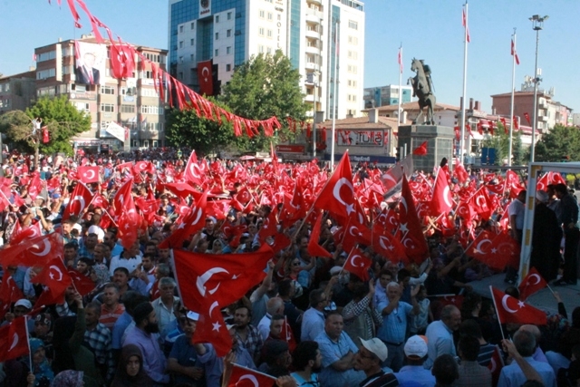 Konya'da darbe girşimine tepkiler 24
