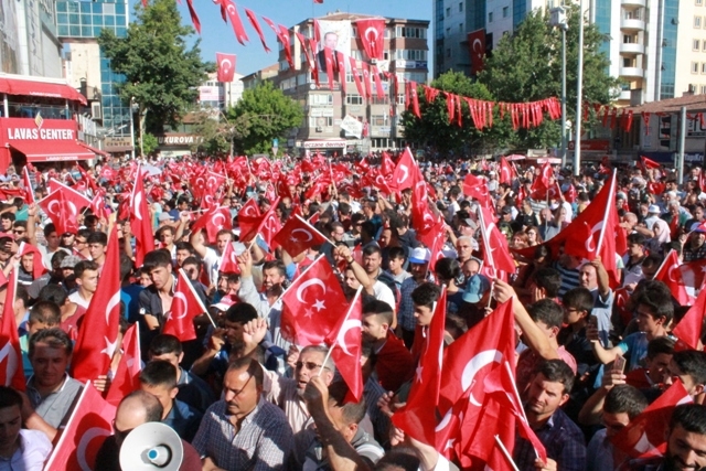 Konya'da darbe girşimine tepkiler 26