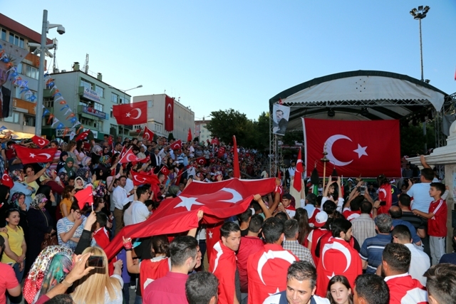 Konya'da darbe girşimine tepkiler 31