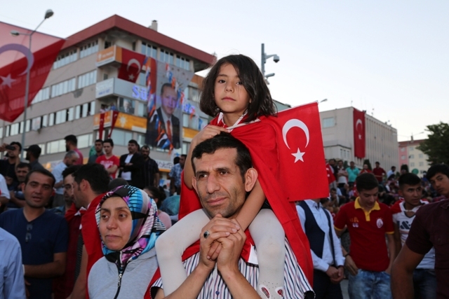 Konya'da darbe girşimine tepkiler 34
