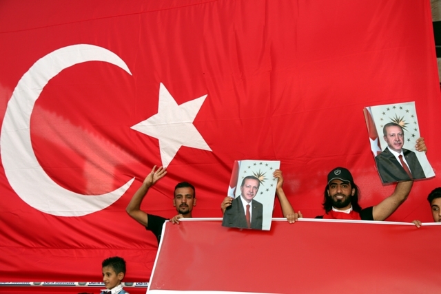 Konya'da darbe girşimine tepkiler 36