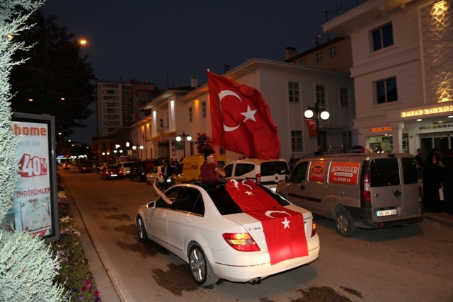 Konya'da darbe girşimine tepkiler 38