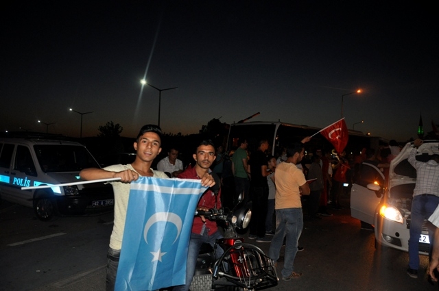 Konya'da darbe girşimine tepkiler 4