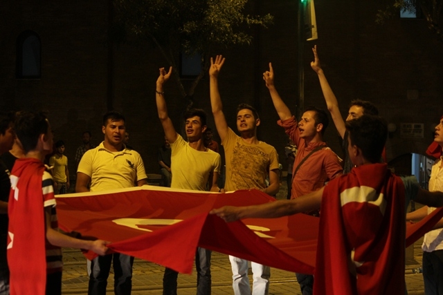 Konya'da darbe girşimine tepkiler 51