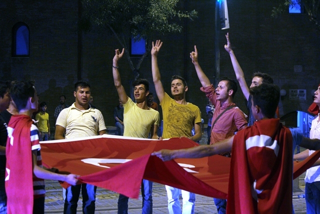 Konya'da darbe girşimine tepkiler 55