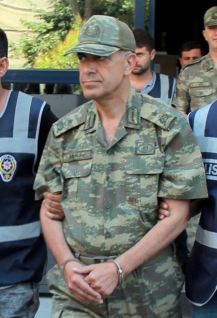 İŞTE DARBE GİRİŞİMİNDE GÖZALTINA ALINAN GENARELLER 64