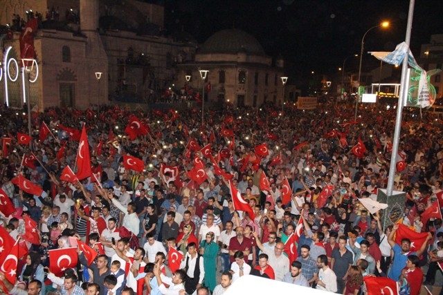 Konya'da demokrasi nöbeti