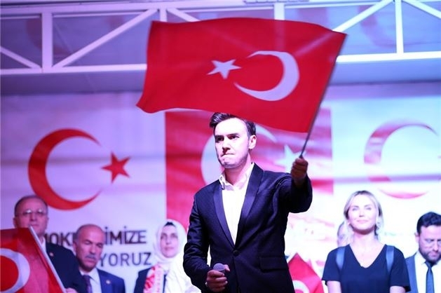Ünlülerden Kızılay nöbeti 1