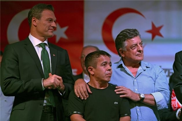 Ünlülerden Kızılay nöbeti 13