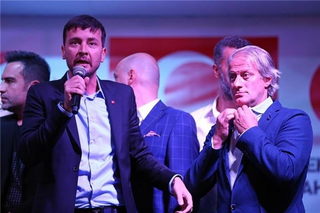 Ünlülerden Kızılay nöbeti 6