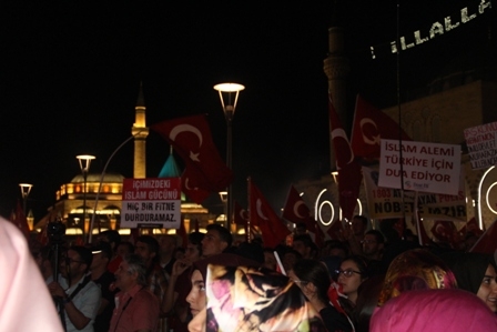 Konya'da Darbe Karşıtı Pankartlar