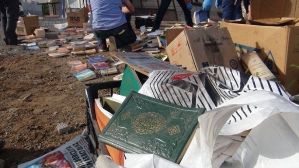 FETÖ'cü hainler Kuran'ı bile yerlere atmış! 12