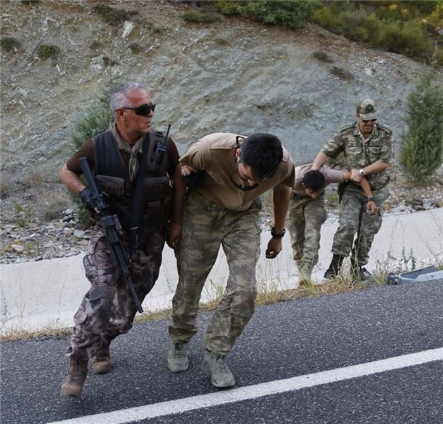 Suikast timi delikte yakalandı 11