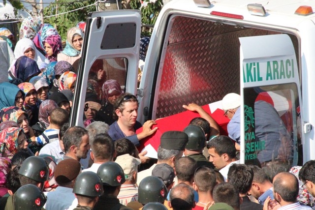 Şehit J. Uzm. Çvş Hamdi Karagöz toprağa verildi 30