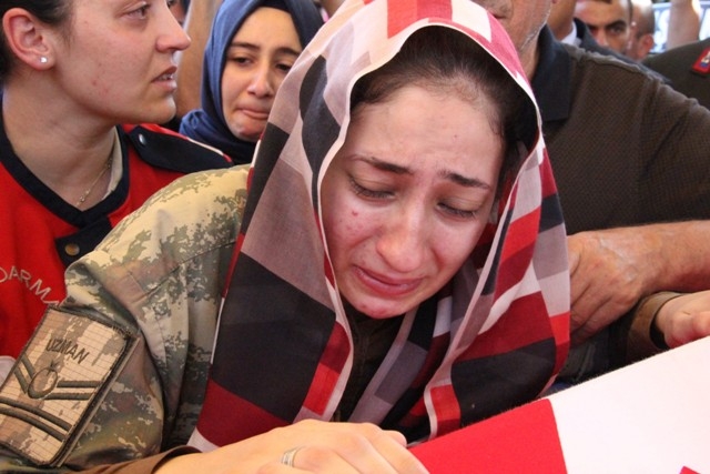 Şehit J. Uzm. Çvş Hamdi Karagöz toprağa verildi 34