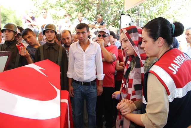 Şehit J. Uzm. Çvş Hamdi Karagöz toprağa verildi 37