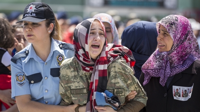 Şehit J. Uzm. Çvş Hamdi Karagöz toprağa verildi